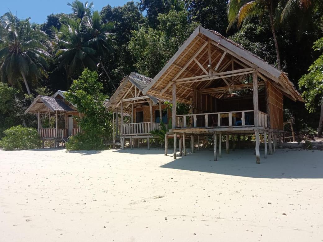 Amfriwen Homestay Yennanas Besir エクステリア 写真