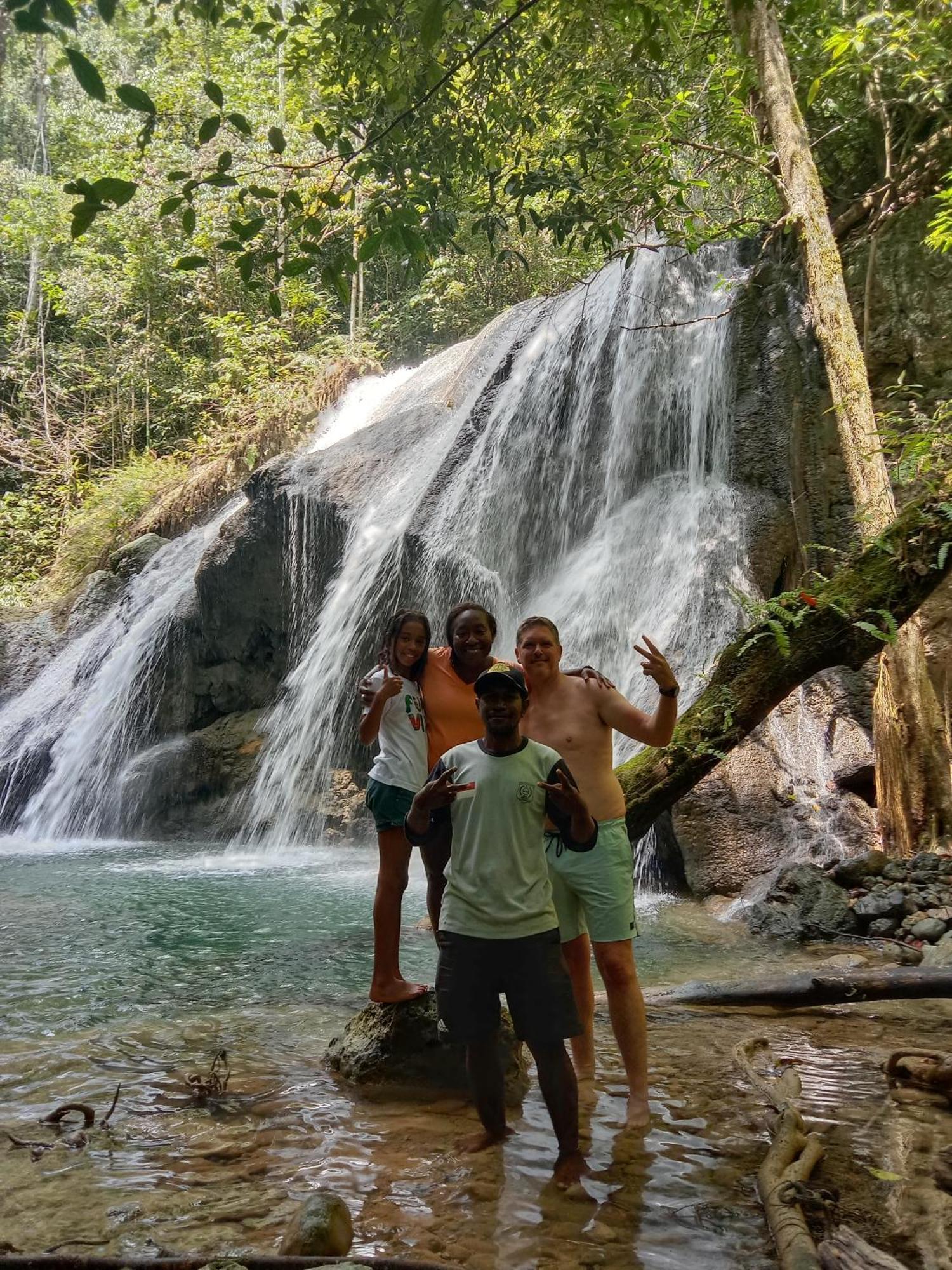 Amfriwen Homestay Yennanas Besir エクステリア 写真