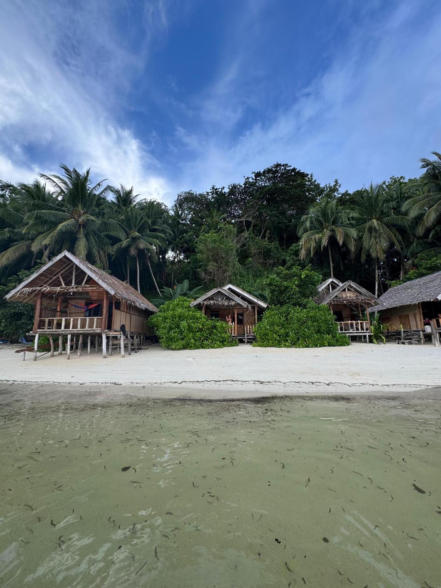 Amfriwen Homestay Yennanas Besir エクステリア 写真
